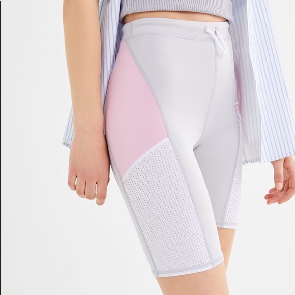 UO Colorblock Mesh Panel High-Waisted Bike Short - Picture 2 of 6